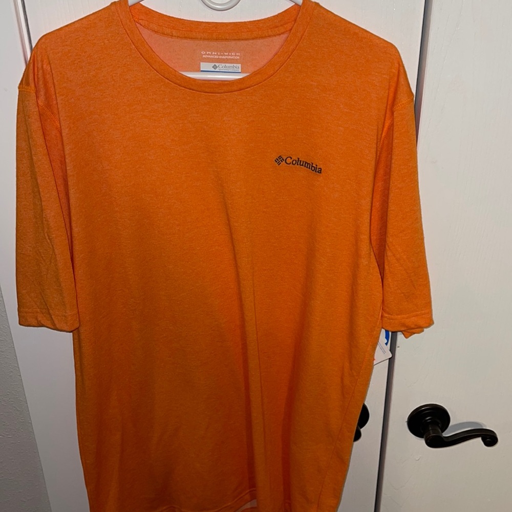Mens Columbia Tshirt size large-TALL